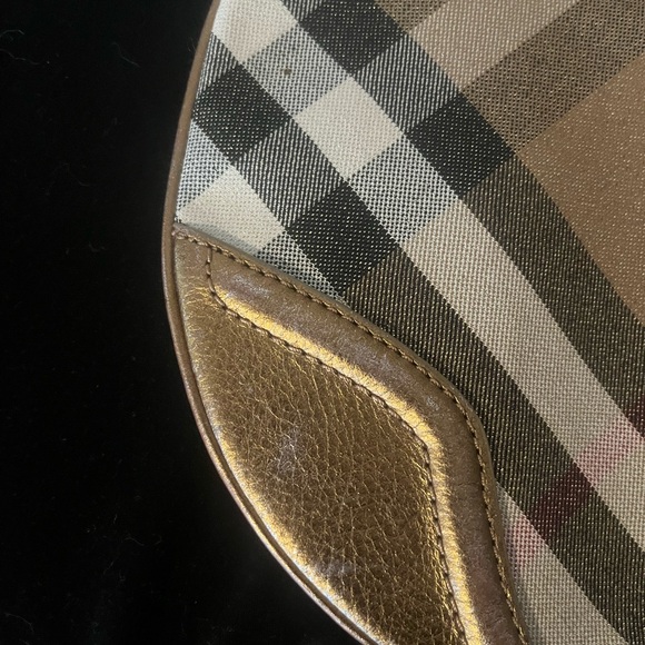 Metallic Burberry Purse - Picture 5 of 6